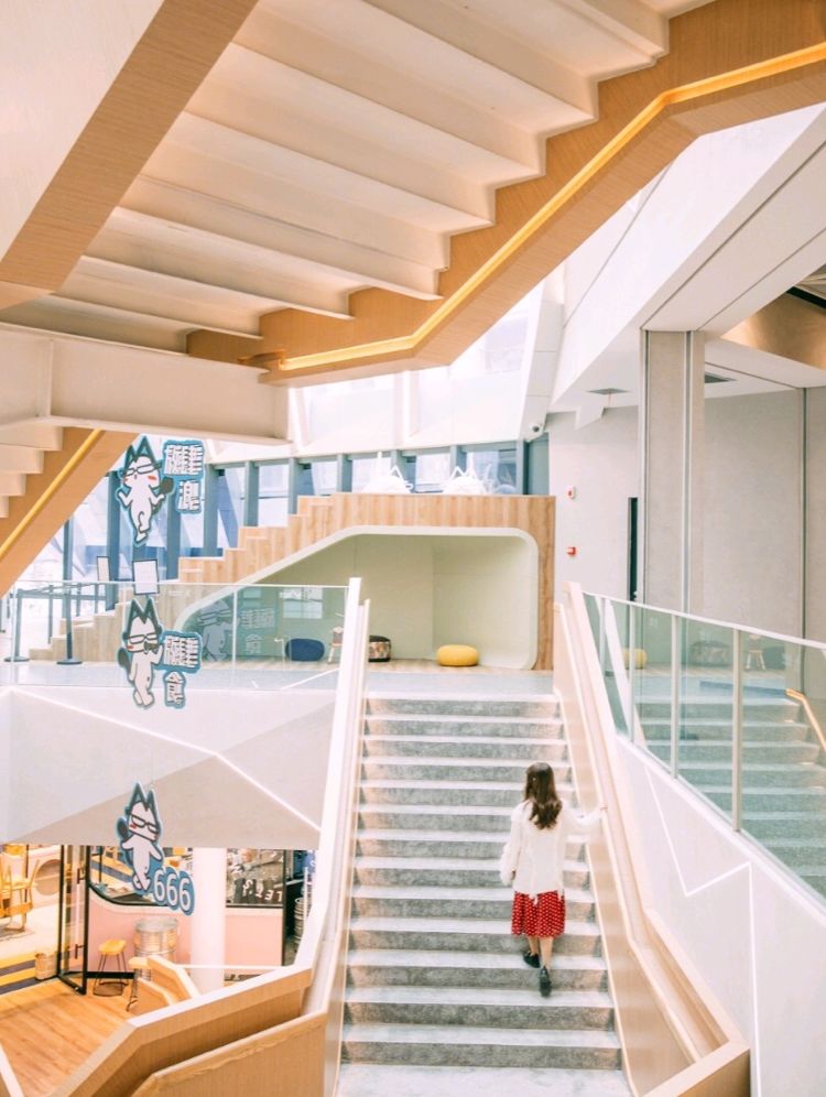 现实生活中，哪些楼梯设计让你瞬间被圈粉？